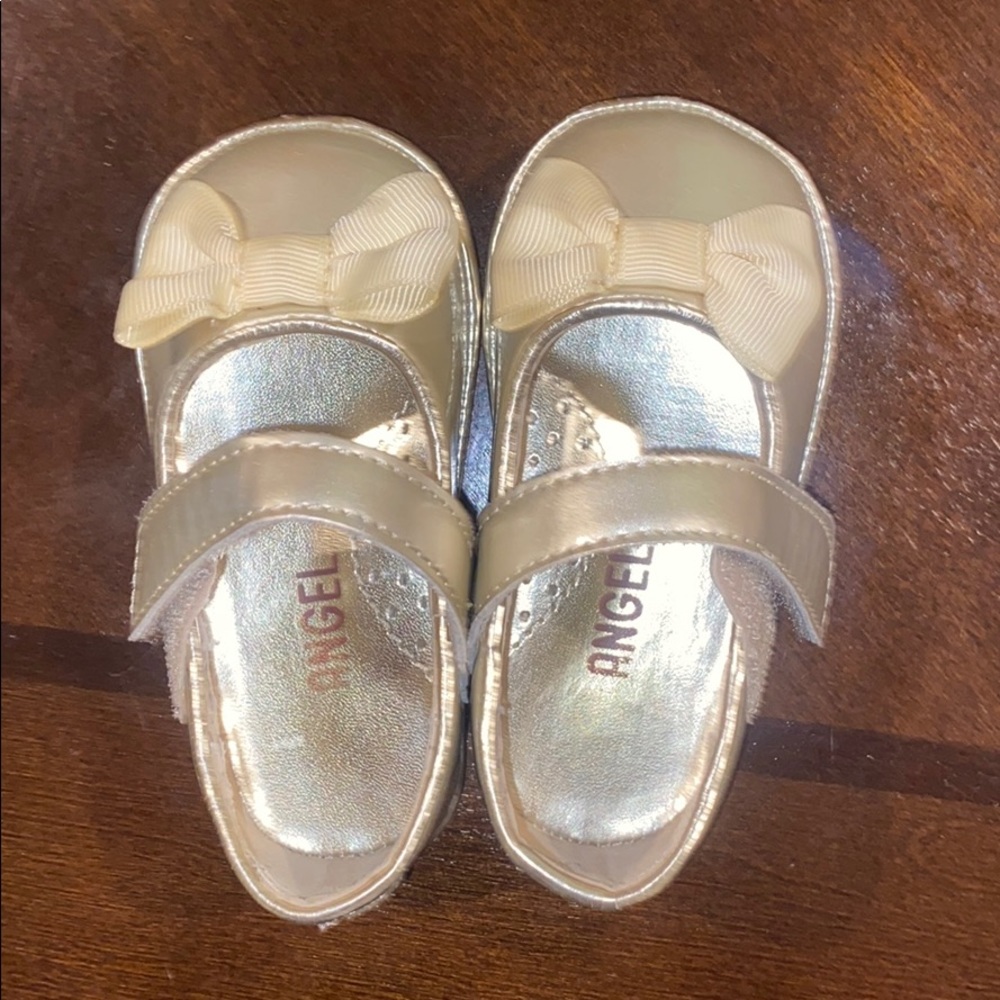 Angel gold Mary Jane shoes with bow baby girl